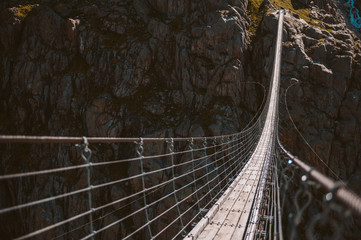 Triftbrücke in den Schweizer Alpen bei Gadmen