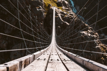 Triftbrücke in den Schweizer Alpen bei Gadmen