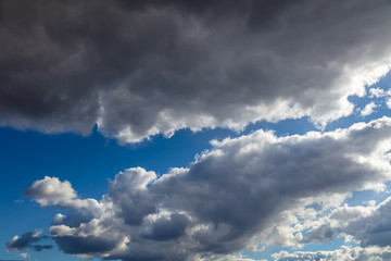 Obraz premium Clouds against blue sky as background