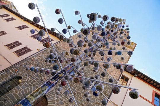 Deruta ceramics - Deruta is a hill town and comune in the Province of Perugia in the Umbria region of central Italy.