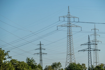 Strommasten einer &Uuml;berlandleitung