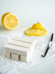 vanilla marshmallow slices with lemon