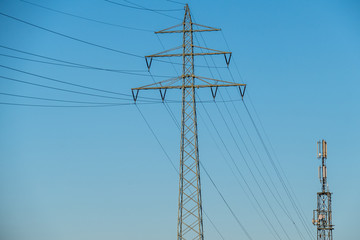 Strommasten einer &Uuml;berlandleitung