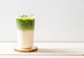iced matcha latte green tea - obrazy, fototapety, plakaty