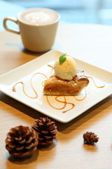 Apple Pie with ice cream