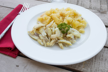 cabillaud et pommes de terre écrasés