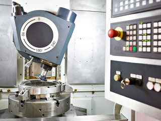 Vertical CNC turning and milling machine