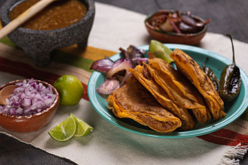 Tacos de barbacoa asados estilo Guadalajara Mexico