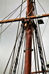 Obraz premium mast with rigging of ship