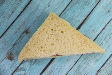 Sandwich triangle