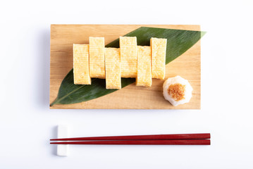 tamagoyaki with grated daikon radish, japanese omlet