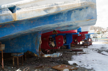 陸に上がった船