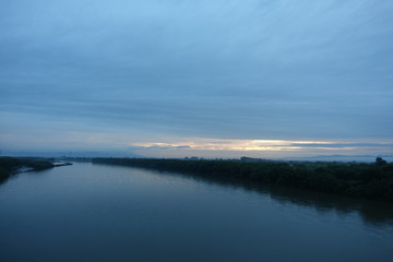 Dawn of the Ishikari River 石狩川の夜明け