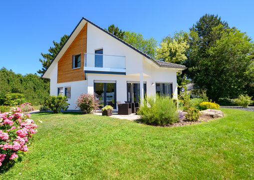 Einfamilienhaus mit Garten, hochwertig, Wohneigentum