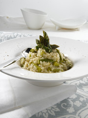 Risotto con espárragos verdes. Risotto with green asparagus.