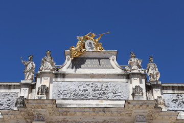 Fototapeta na wymiar Arc de Triomphe ou Arc Héré dans la ville de Nancy construit au 18 ème siècle, région Lorraine, France