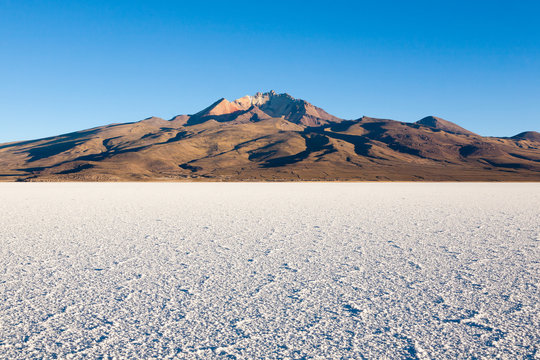 Salar de Uyuni,Cerro Tunupa view