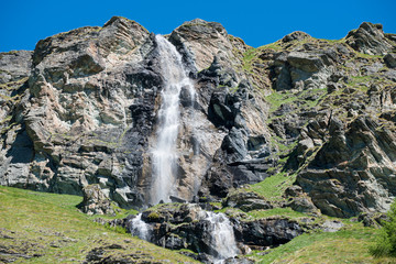 Fototapeta na wymiar Wasserfall