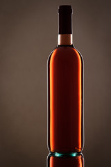 Flasche Rosewein im Hochformat