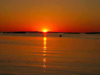 Obraz premium Secuencia de fotos de la puesta de sol del 21 de junio de 2009 en San Vicente do Grove (España). Foto 4.