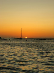 Secuencia de fotos de la puesta de sol del 24 de julio de 2009. San Vicente do Grove (España). Foto 3.