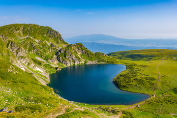 The Kidney lake, one of the seven rila lakes in Bulgaria © dudlajzov