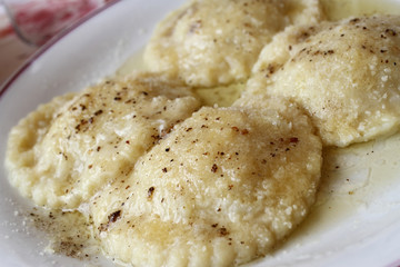 tortelli di patate e porcini al burro fuso e salvia