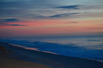 Fototapeta premium dawn with sunrise at the beach