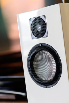 White hifi loud speaker box