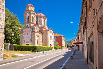 Fototapeta na wymiar Town of Knin and Orthodox Church street view