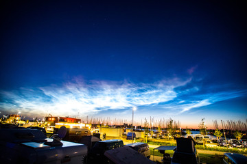 Nachtlichter am Nordhimmel an der Sommersonnenwende