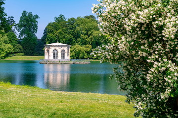 Fototapeta na wymiar Summer house in Fontainebleau park, France