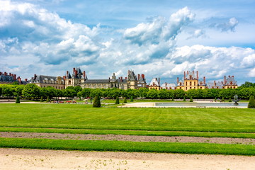 Fototapeta na wymiar Fontainebleau palace (Chateau de Fontainebleau) and park, France