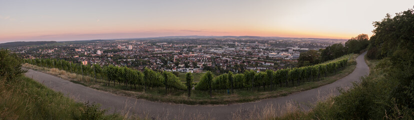 Fototapeta na wymiar Panorama vom Wartberg über die Stadt Heilbronn