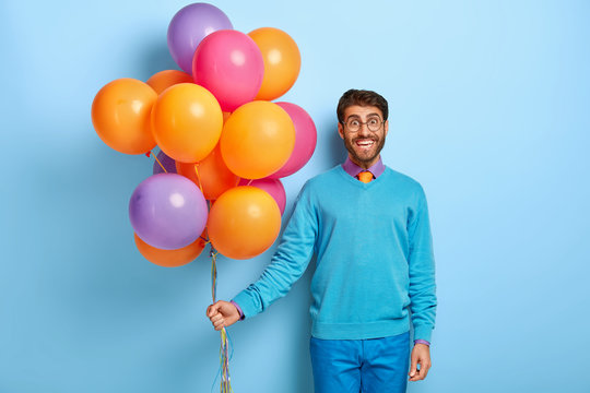 Man Holding Balloon Images – Browse 30,534 Stock Photos, Vectors, and Video  | Adobe Stock