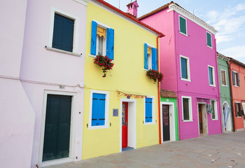 Fototapeta na wymiar colorful houses in burano island venice italy