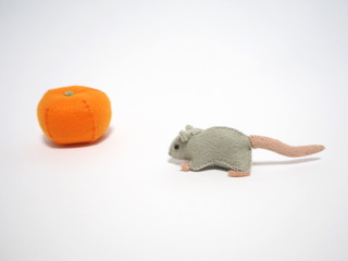 フェルト作品　ねずみとみかん