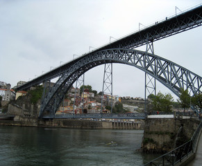 Fototapeta na wymiar bridge in porto portugal