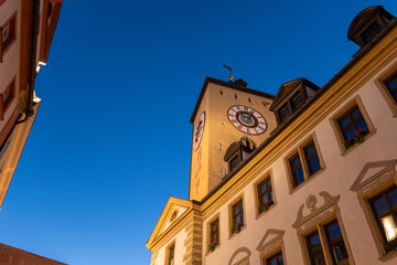 Fototapeta na wymiar Regensburger Rathaus am Abend 