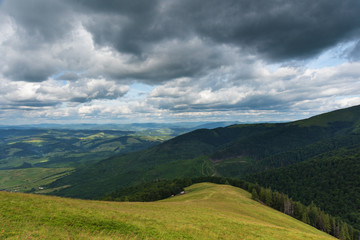 Obraz premium Beautiful views on the ridge Borzhava, which is in the Ukrainian Carpathian mountains