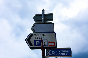 Empty street signs on the crossroads with blank copy space. Advertisement concept with empty copy space on the road sign.