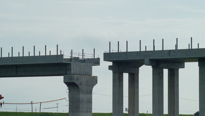 建設中の新幹線の高架