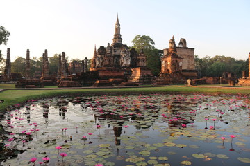 Fototapeta premium temple in sukhothai thailand
