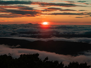 夕焼け 日の入り 雲海 登山
