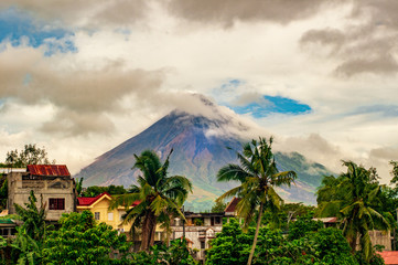 Fototapeta na wymiar Mighty Mt Mayon in The Philippines