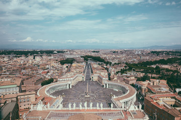 Obraz premium Panoramic view on the St. Peter's square and city of Rome