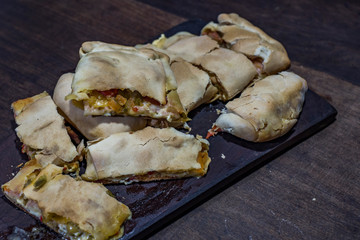 Pizza rellena de vegetales