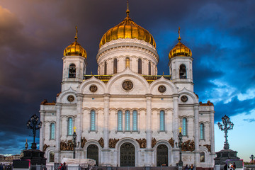 Fototapeta na wymiar Cathedral of Christ the Saviour in Moscow Russia on the background of picturesque colored clouds