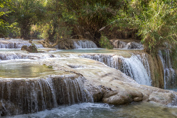 Obraz premium Waterfall in rain forest (Tat Kuang Si Waterfalls at Luang prabang, Laos.)