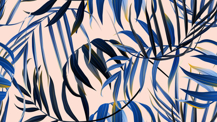 Nahtloses Blumenmuster, blaue Bambuspalmenblätter auf hellrosa Hintergrund, pastellfarbenes Vintage-Thema © momosama